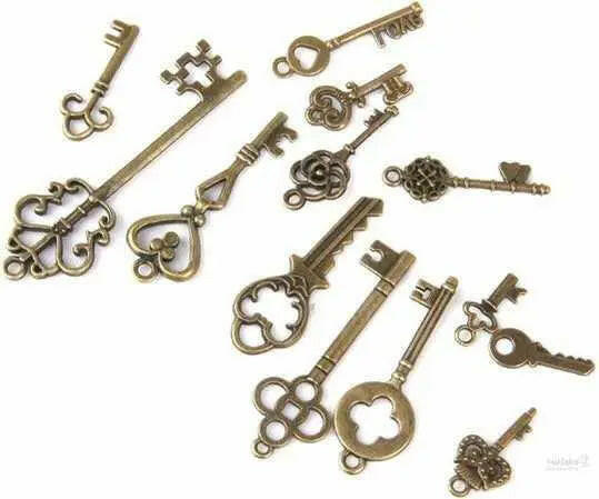 Antique Bronze Key Pendant Necklace Findings Charm Pendants 13pcs
