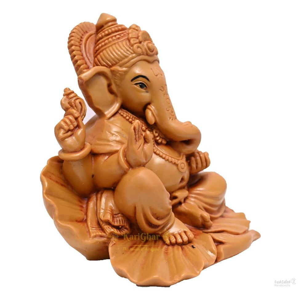 Fashtales Handicrafts Ganesh ji Ganpati Bappa Shoeflower Idol for Car Dashboard, House Warming, Puja Ghar, Diwali, Gifting 4 inch