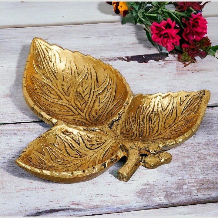 Fashtales Handicrafts Hand Crafted Metal 3 Part Leaf Shape Tray Perfect for Home Centre Table Serving Dry Fruits (Golden, Pack of 1)