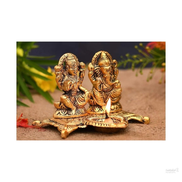 Lakshmi Laxmi Ganesh murti Idol Ganesha Diya puja Deepak - Metal Lakshmi Ganesh Statue - Diwali Home Decoration Items - Lakshmi Ganesh for Diwali Showpiece Oil Lamp